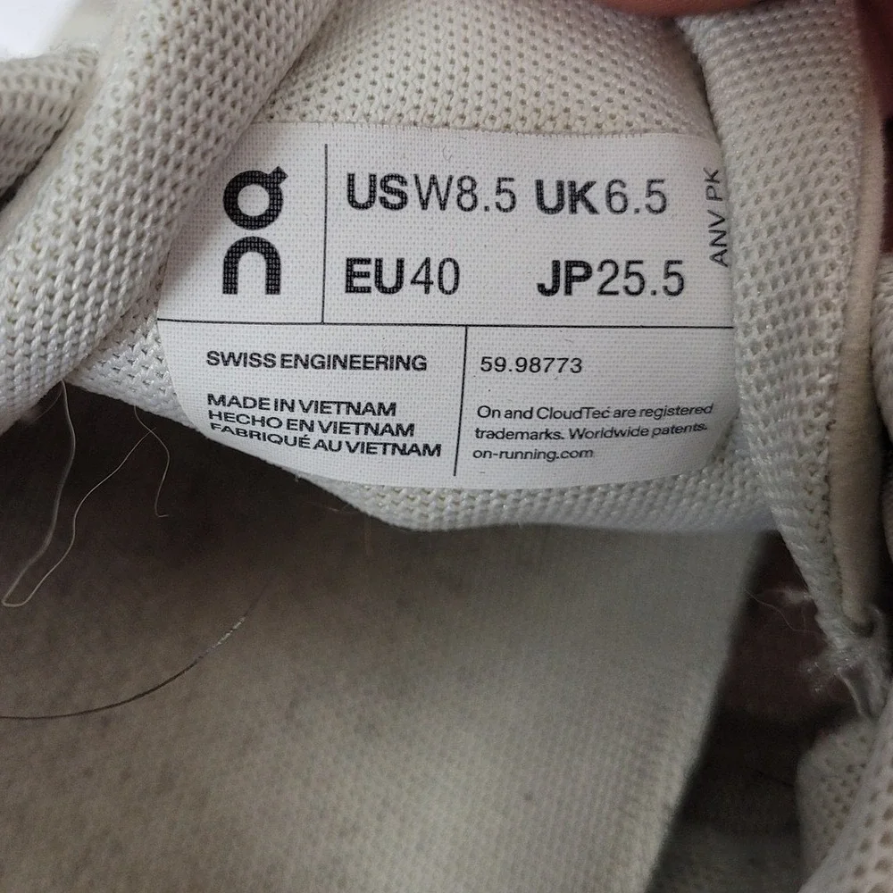 On Cloud 5‎ Running Shoes Sand Beige Womens 8.5 Low Top Sneakers 59.98773